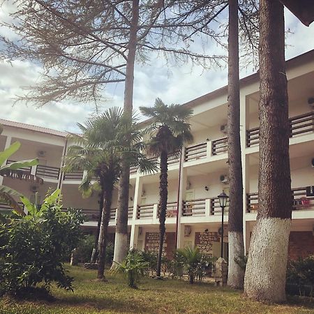 HELIOPARK Gora Bagrata Hotel Sukhumi Bagian luar foto