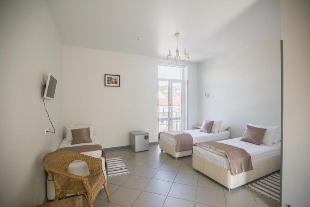 HELIOPARK Gora Bagrata Hotel Sukhumi Bagian luar foto