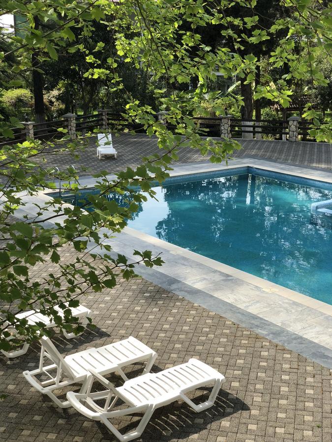 HELIOPARK Gora Bagrata Hotel Sukhumi Bagian luar foto