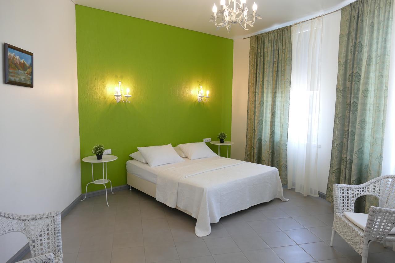 HELIOPARK Gora Bagrata Hotel Sukhumi Bagian luar foto