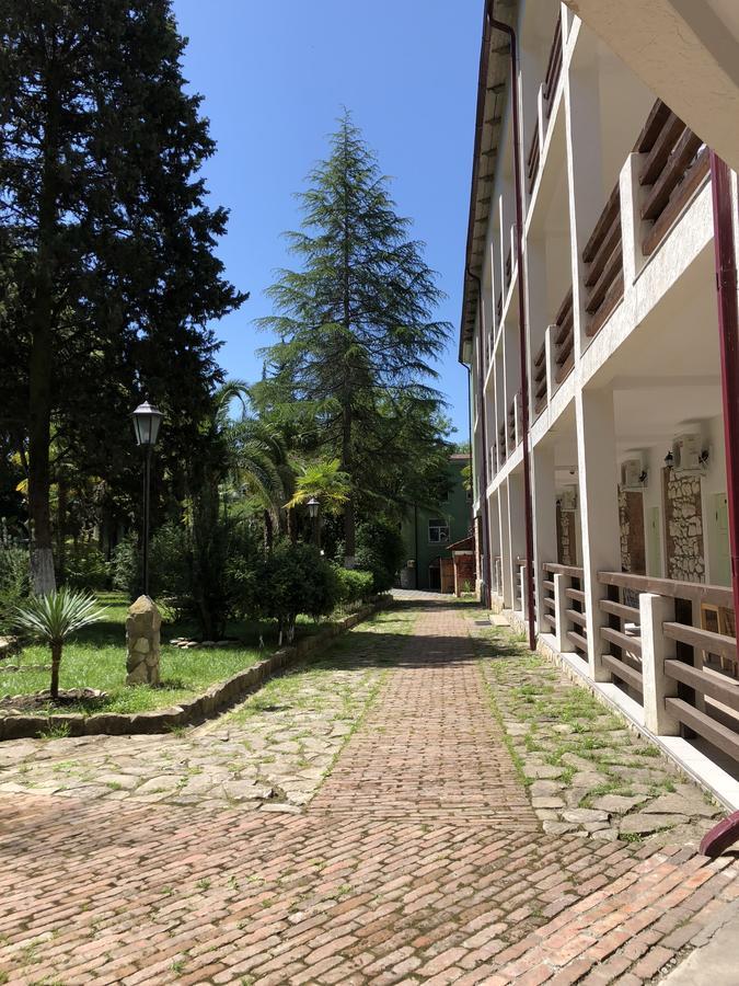 HELIOPARK Gora Bagrata Hotel Sukhumi Bagian luar foto