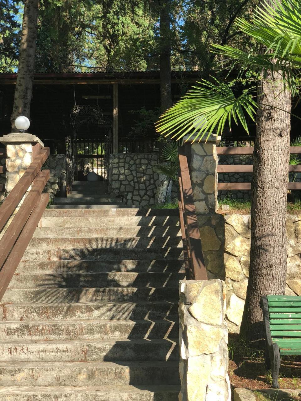 HELIOPARK Gora Bagrata Hotel Sukhumi Bagian luar foto